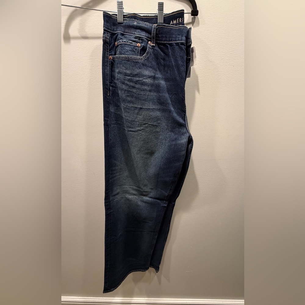 American Eagle 🦅 AE Strigid Low-Rise Ex-Boyfriend Jean - Picture 2 of 5